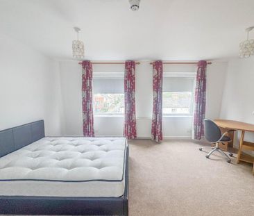 3 bedroom flat to rent - Photo 5