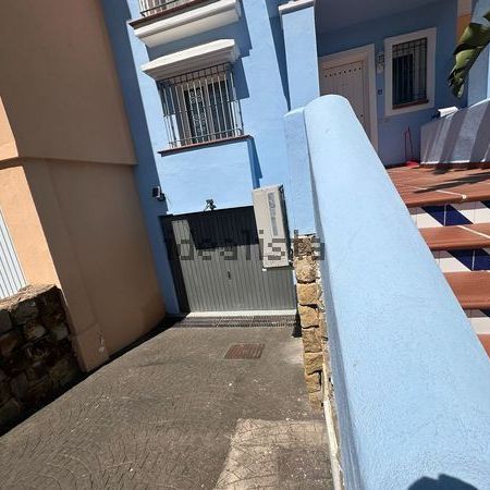 Alquiler de chalet adosado en Avenida del Norte, 166 - Photo 1