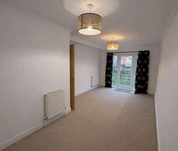 The Embankment, SO15 - Photo 1