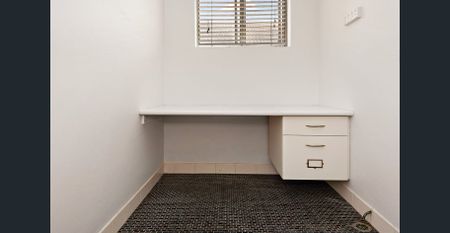 Top-floor apartment between beach and lake in quiet cul-de-sac - Photo 5