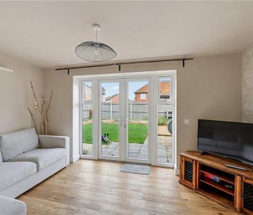 2 bedroom end of terrace house to rent - Photo 2