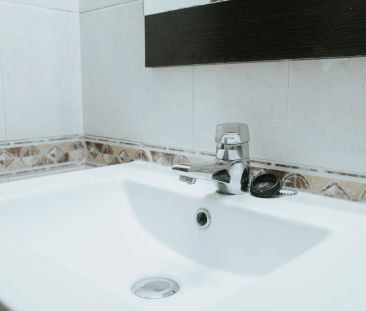 Room in a shared 4-bedroom apartment for rent in El Gòtic. - Foto 5