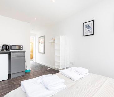 Studio to rent - Photo 5