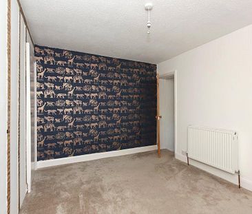 2 bedroom end of terrace house to rent - Photo 5