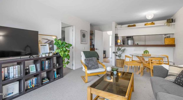 Tidy 1 Bed! - Heart of Mt Eden! Short term - Photo 1