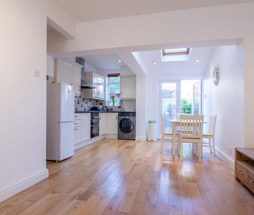 2 bedroom terraced house to rent - Photo 4
