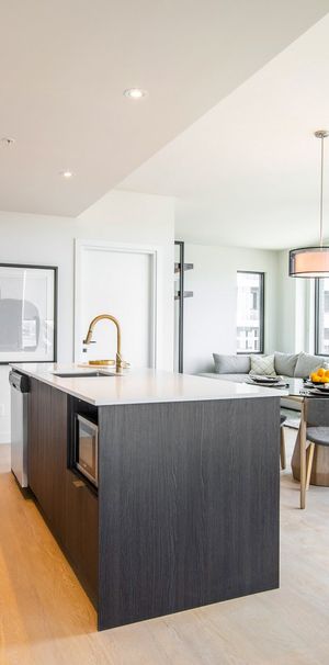 Tower 1 - 2 Bedroom - 3405 Boul. Le Carrefour, Laval - Photo 1