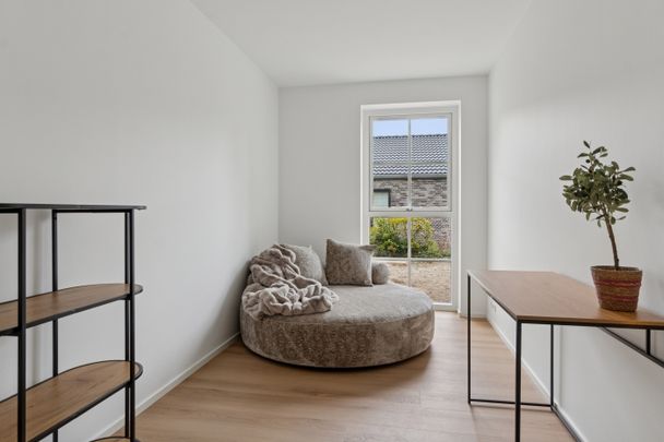 Lyngvej 2, 2665 Vallensbæk Strand, Danmark (208-1855-01-001) - Photo 1