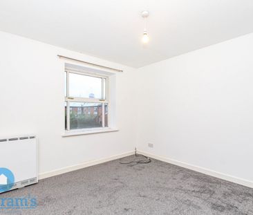 2 bed Flat for Rent - Photo 6