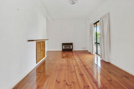 Family-Friendly Comfort with Space, Charm & Convenience! - Photo 3