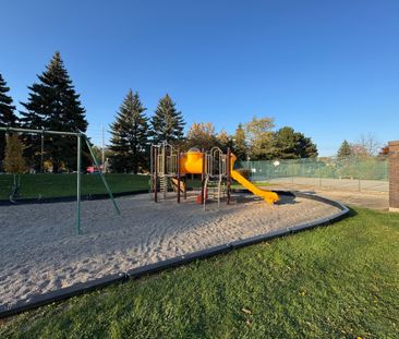 For Lease - 966 Inverhouse Drive Unit# 1004, Mississauga, Ontario - Photo 6