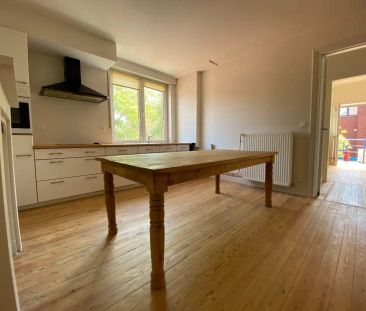 Ruim appartement in het bruisende centrum van Deerlijk TE HUUR! - Photo 2