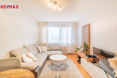 Pronájem bytu 2+kk v osobním vlastnictví 43 m², Praha 10 - Petrovice - Fotografie 2
