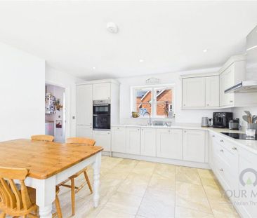 3 bedroom detached house to rent - Photo 3