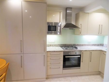 3 Bed Detached House, Haydons Road, SW19 - Photo 4