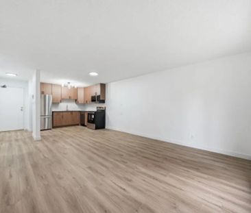 - 2 Bedroom at Lakewood Manor - Photo 4