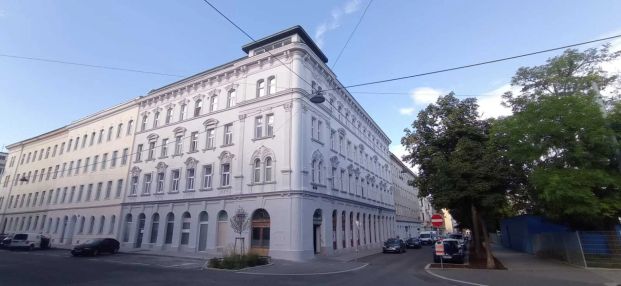Wohnen auf höchstem Niveau! Dachgeschoßtraum mit Terrasse und Klimaanlage! - Foto 1
