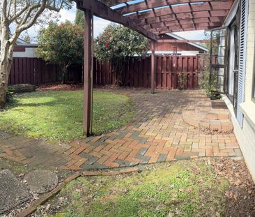 Cosy home plus a Pool! - Photo 2