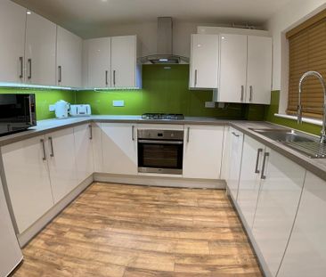 1 bedroom in a house share to rent - Photo 3