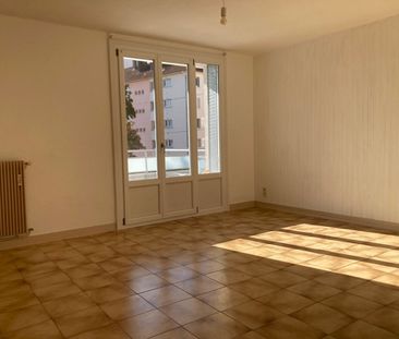 Location Appartement 4 pièces 72m² BESANCON 25000 - Photo 2