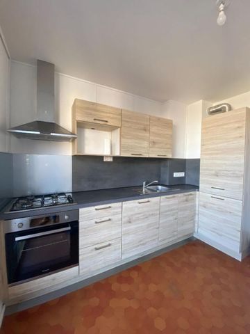 Location Appartement 3 pièces 78m² ST BRIEUC 22000 - Photo 2