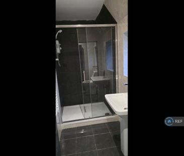 2 bedroom maisonette to rent - Photo 4