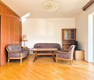 Wohnen wie im Schloss! Großzügige, stilvolle 2-Zimmer-Wohnung mit B... - Photo 2