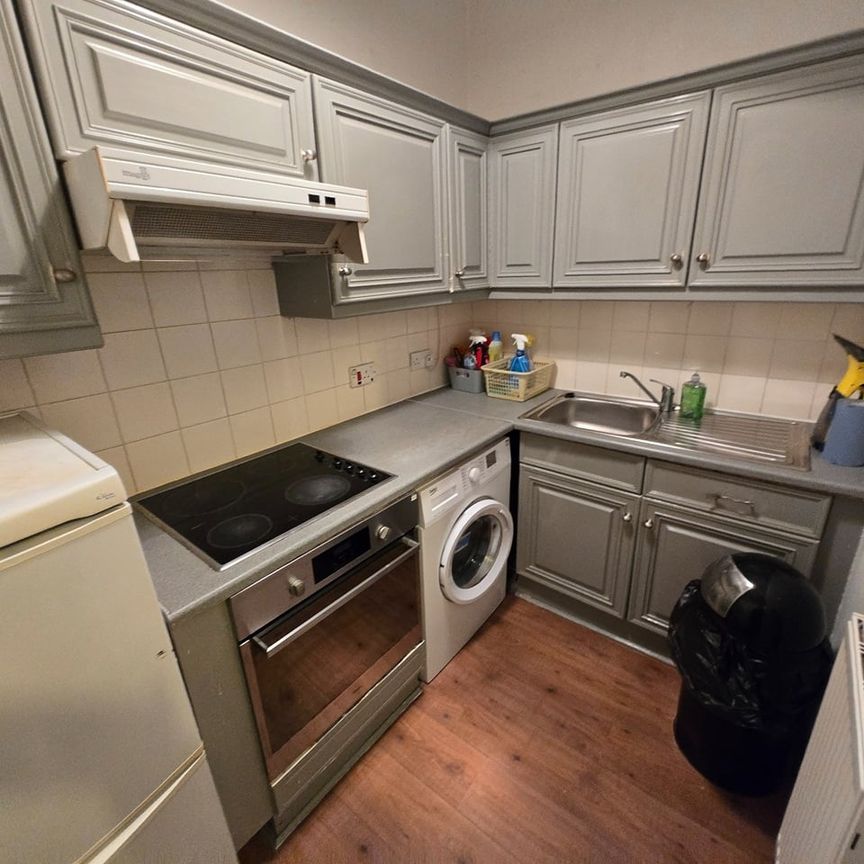 1 Bed Flat, Granton Road, EH5 - Photo 1