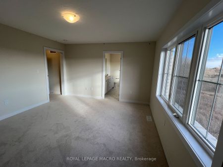 Detached Home For Lease | X8058370 - Photo 2