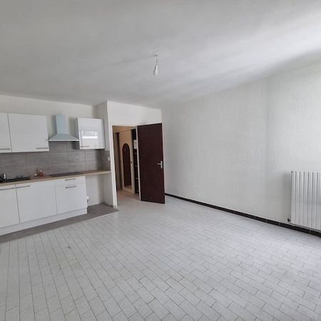 Location Appartement 1 pièce 26m² - Photo 3