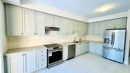 For Lease - 2959 Gatestone Path, Pickering, Ontario - Photo 3