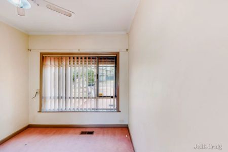 3 Bed, 1 Bath - Photo 3