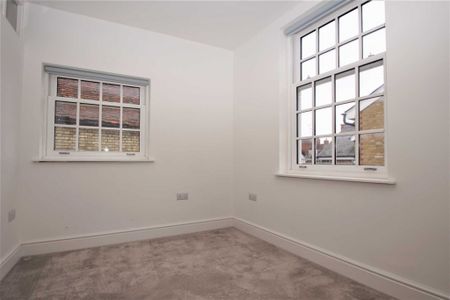 1 bed First Floor Flat for rent - Photo 3