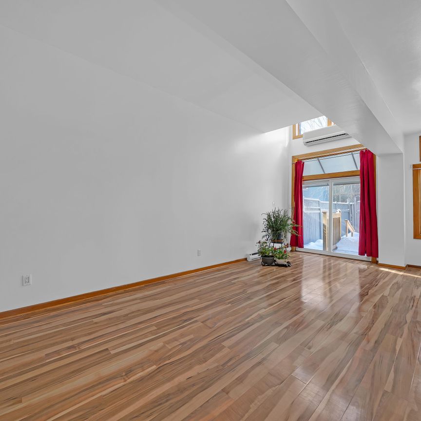 For Lease - 14 Bright Street Unit# Unit #1, Toronto, Ontario - Photo 1