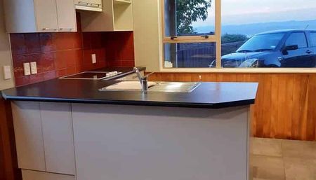 Warm Sunny 2 bedroom flat Karori - Photo 4