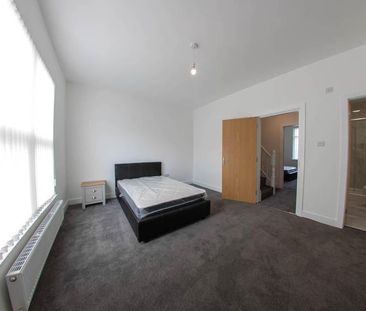 6 bedroom house to rent - Photo 3