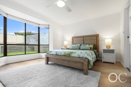 Open the door to spacious family living - Photo 5