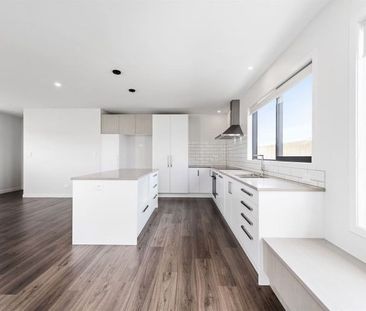 Coastal Luxury Awaits - Papamoa - Photo 5