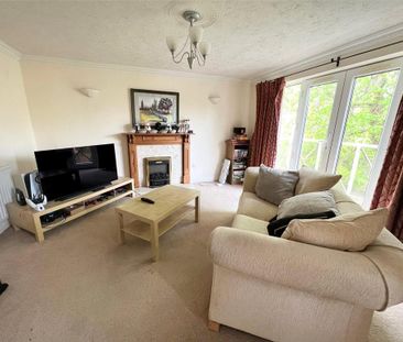 2 bedroom flat to rent - Photo 2