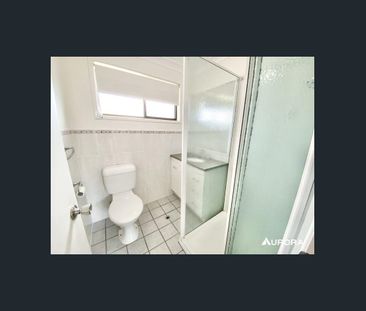 LARGE AIR CONDITIONED HOME ON BIG BLOCK - Photo 6