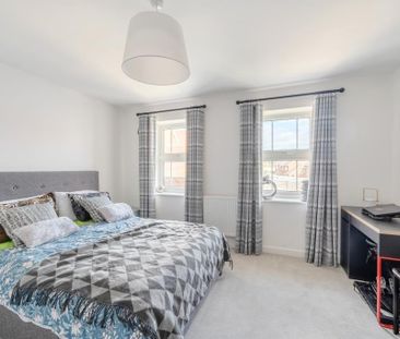 3 bedroom semi-detached house to rent - Photo 4