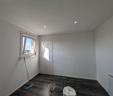 3 bedroom apartment to rent - Photo 5