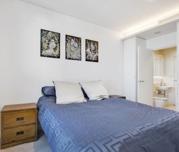 Stunning apartment nestled in the hub of Cremorne - Photo 1