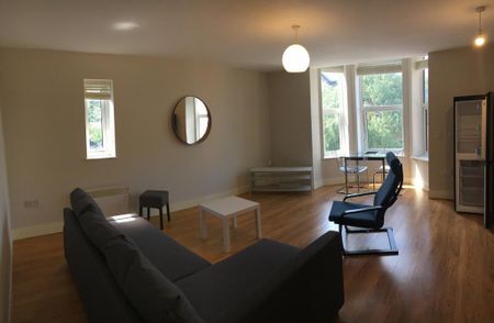 2 bedroom flat to rent - Photo 2