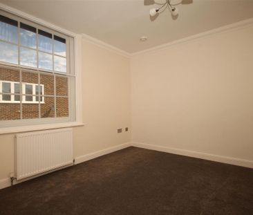 2 bedroom semi-detached house to rent - Photo 2