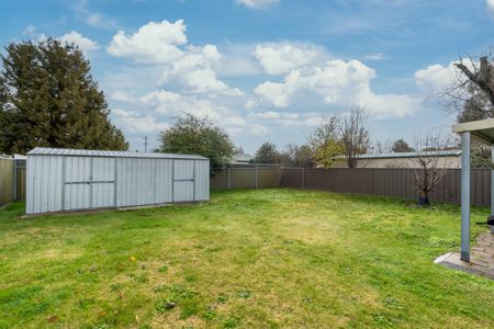 Family Home - Prime Location - Photo 5