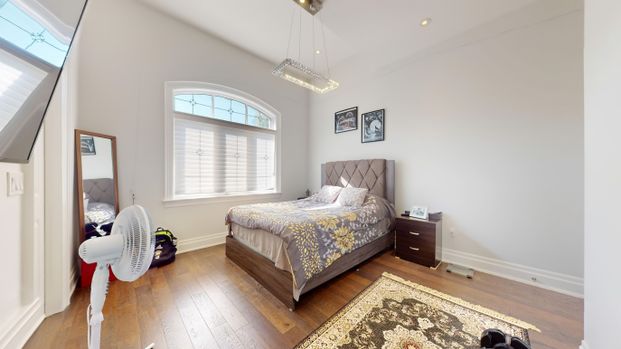 For Lease - 49 Harding Boulevard, Richmond Hill, Ontario - Photo 1