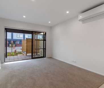 Lock and Leave Living in Flat Bush - Photo 4