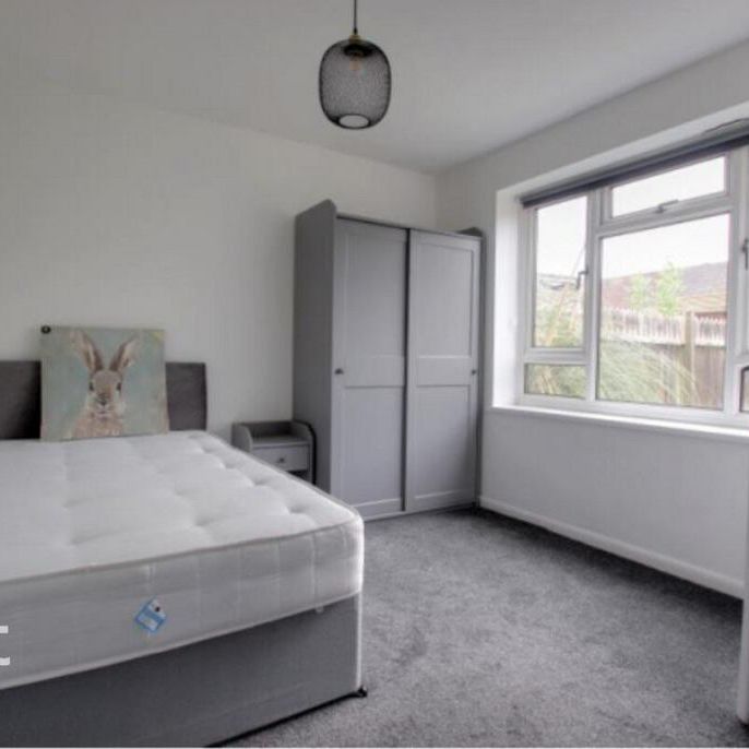 1 bedroom in a house share to rent - Photo 1