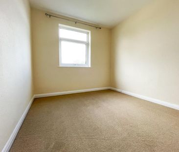 3 bedroom end of terrace house to rent - Photo 4